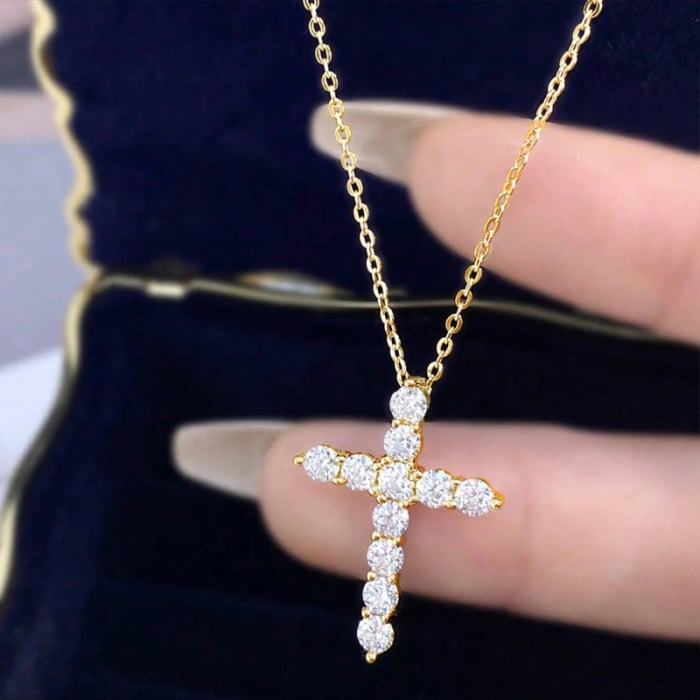 Colier Cruce din Argint Placat cu Aur si Diamante Moissanite – Eleganta si Stralucire Premium [3]