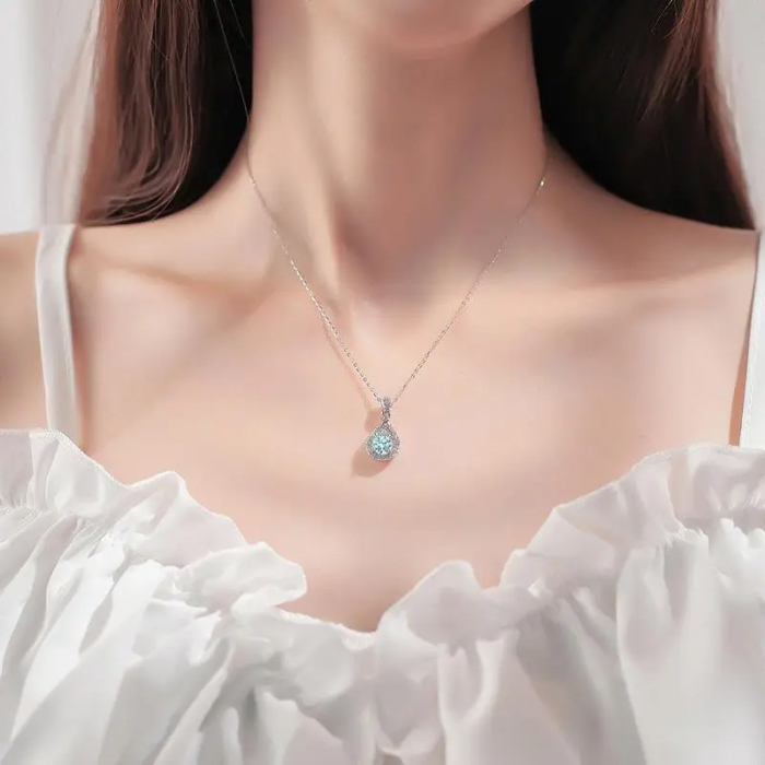 Colier din argint cu pandantiv in forma de lacrima si diamant Moissanit bleumarin de 1 karat [2]