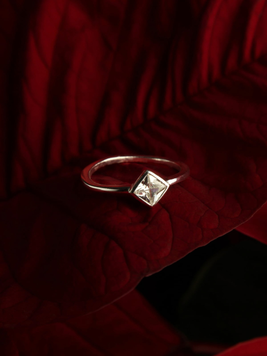 inel-edge-geometric-argint-925-cristale-zirconia-design-modern-minimalist-bezel-nobelini [3]