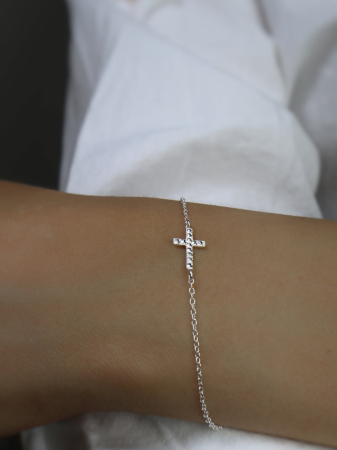 bratara-cruce-argint-925-cu-cristale-subtila-si-eleganta [1]