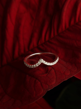 inel-chevron-v-argint-925-cu-cristale-zirconia-stralucitor-elegant-minimalist-nobelini [2]