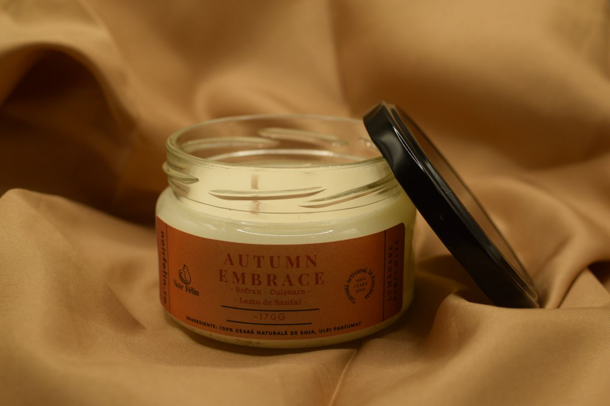Lumanare parfumata soia Autumn Embrace - Sofran, Cuisoare, Lemn de Santal, ceara naturala, handmade [3]