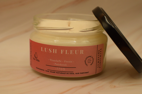 Lumanare parfumata soia Lush Fleur - Trandafir, Frezie, Pacthouli, ceara naturala, handmade [1]