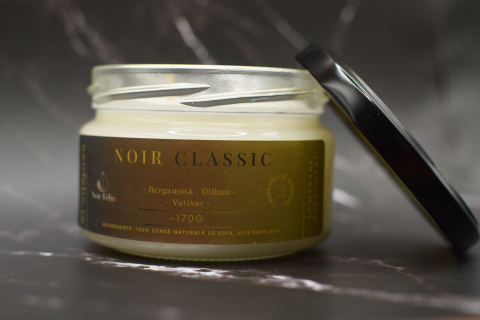 Lumanare parfumata soia Noir Classic - Bergamota, Oliban, Vetiver, ceara naturala, handmade [1]