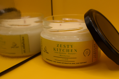 Lumanare parfumata soia Zesty Kitchen - Lime Sicilian, Busuioc, Mandarine, ceara naturala, handmade [4]