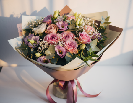 Mix - Buchet alb roz trandafiri lisianthus