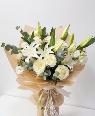 Imperial - Buchet crini imperiali trandafiri lisianthus