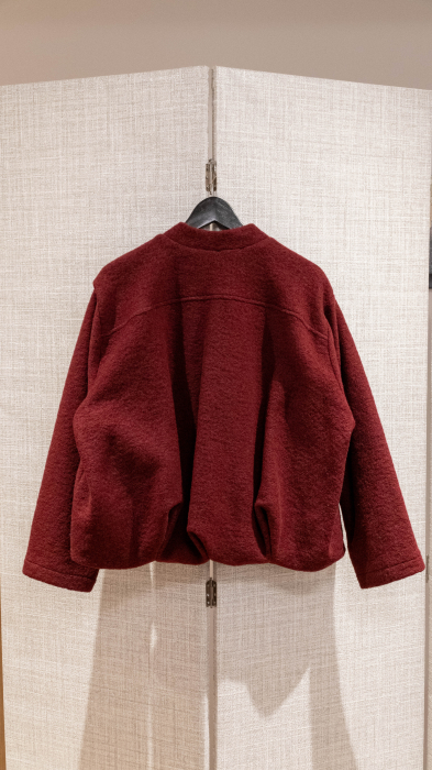 Jacheta bomber premium italiana, din boucle 65% lana, cu umeri lasati si fermoar frontal, stil elegant [4]