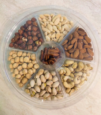 Nuci, Seminte & Fructe uscate - Tava cu 7 oleaginoase: caju, migdale, fistic, alune de padure, pecan