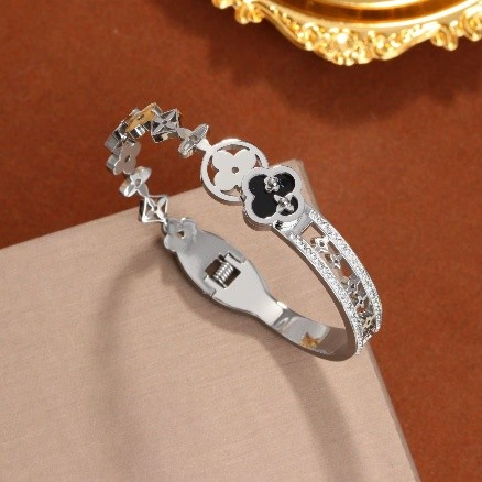 Bratara silver color, pentru femei, din otel inoxidabil.One size [1]