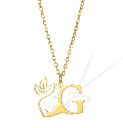 Lănțișor  cu inițiala ,,G,, pentru damă , din oțel inoxidabil  placat cu aur de 18K [1]