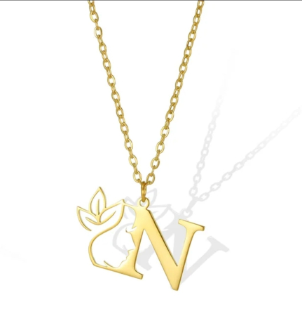 Lănțișor  cu inițiala ,,N,, pentru damă , din oțel inoxidabil  placat cu aur de 18K [1]