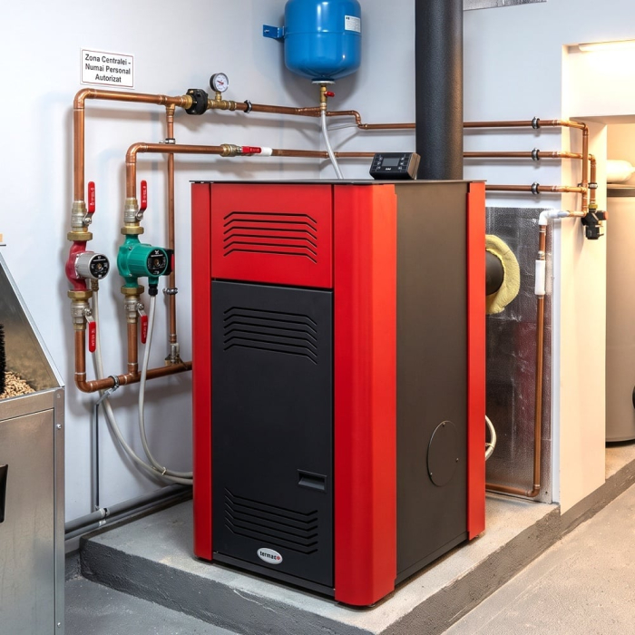 Centrală pe peleți Termax Tera 18 kW, buncăr 30 kg, pompă și vas integrate [5]