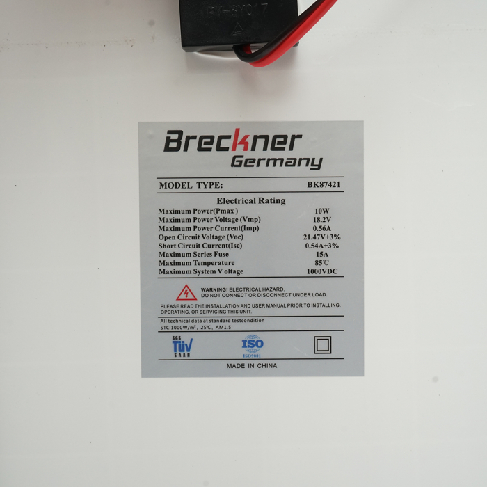 Panou solar FV Breckner Germany BK87421, policristalin 10W, Vmp ~18V, Voc ~21–22V, Imp ~0.55A, Isc ~0.57–0.58A. Dimensiuni 350×240×17mm, ~0.8kg, ramă aluminiu eloxat, cutie jonctiune IP65, cablu inclus. [3]