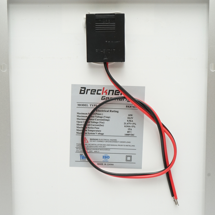 Panou solar FV Breckner Germany BK87421, policristalin 10W, Vmp ~18V, Voc ~21–22V, Imp ~0.55A, Isc ~0.57–0.58A. Dimensiuni 350×240×17mm, ~0.8kg, ramă aluminiu eloxat, cutie jonctiune IP65, cablu inclus. [4]