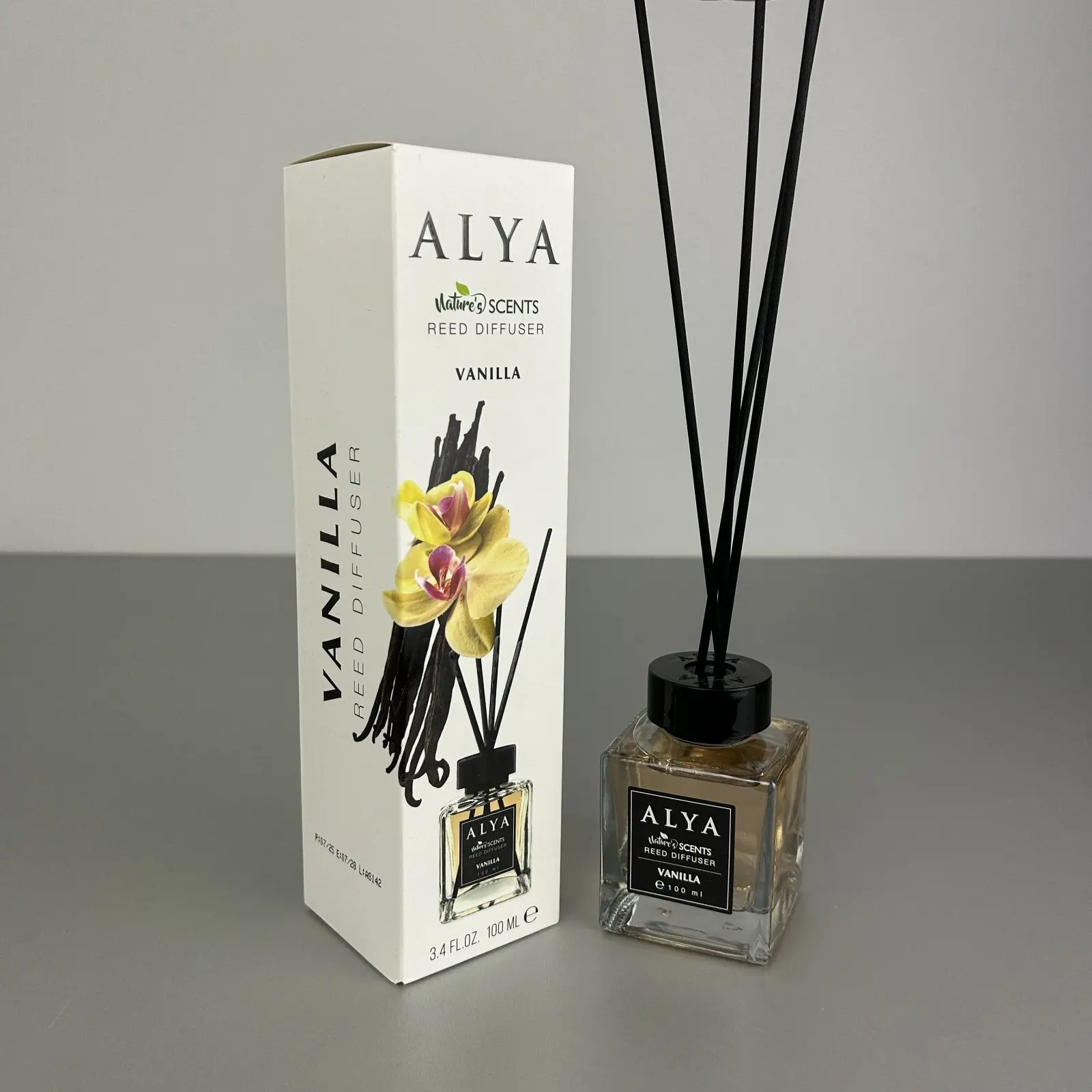 Parfum de cameră cu bețișoare Alya, Vanilie, difuzor de parfum elegant pentru casă, 100 ml, ideal pentru spații interioare [1]
