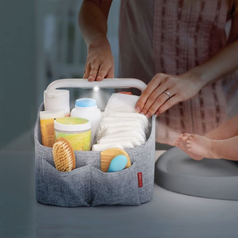 Organizator pentru scutece Skip Hop Light Up Diaper Cadd [1]