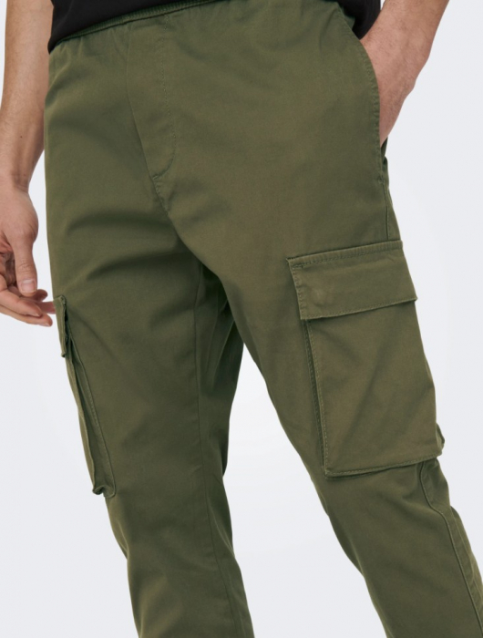 Pantaloni cargo verzi [4]