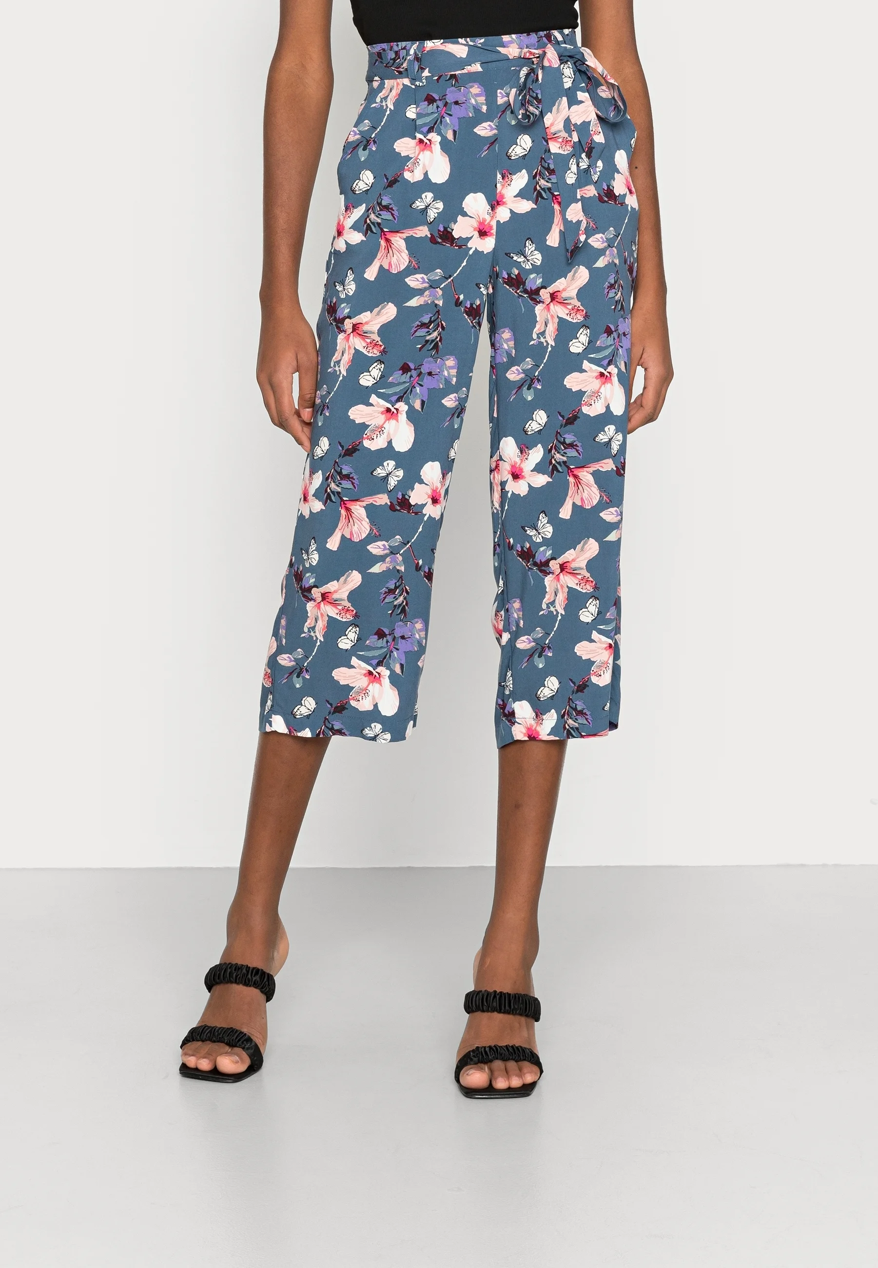 Pantaloni - Pantaloni Damă Only Albaștri cu Imprimeu Floral