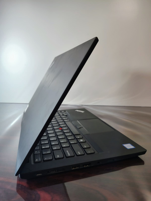 Lenovo ThinkPad T490 Laptop Refurbished - I5 Gen 8, 8GB RAM, 256GB SSD, Windows 11 Pro, Office inclus [2]