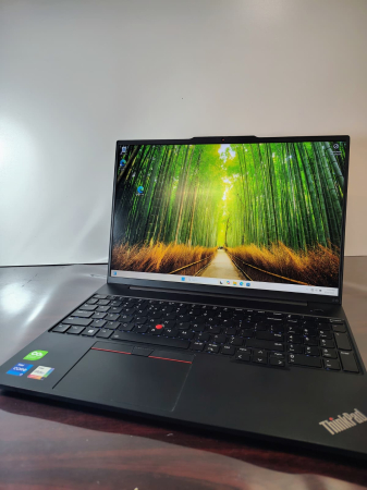 Echipamente IT si electronice - Lenovo ThinkPad E16 Laptop Refurbished - I7 Gen 13, 32GB RAM, 500GB NVMe, Windows 11 Pro, Office inclus