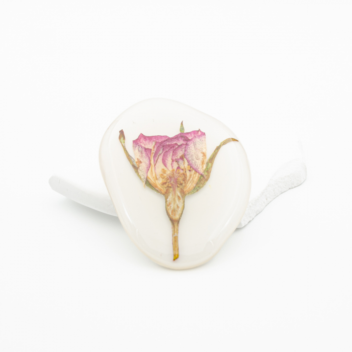 GARDEN - Brosa pin cu un trandafir natural roz [8]