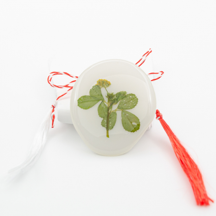 IDILIC FEEL - Felicitare cu Mărțișor bijuterie cu o floare galbena si detalii verzi [6]