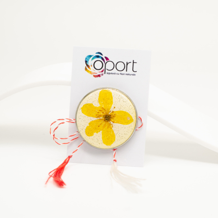 Sunny Day – Mărțișor bijuterie cu floare galbenă și splash de glitter gold [1]