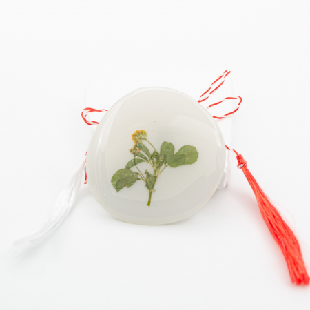 IDILIC FEEL - Felicitare cu Mărțișor bijuterie cu o floare galbena si detalii verzi [2]