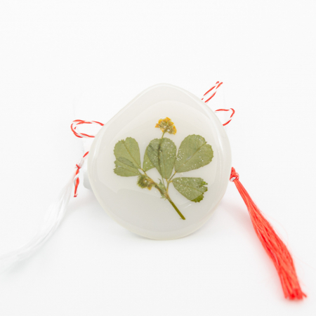 Mărțișoare - IDILIC FEEL - Felicitare cu Mărțișor bijuterie cu o floare galbena si detalii verzi