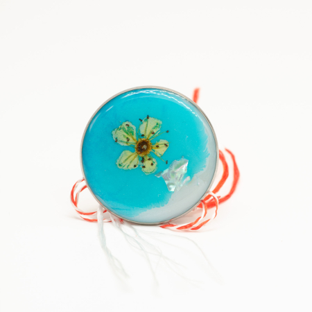 Mărțișoare - aqua - Mărțișor Bijuterie cu incuziuni de scoică sidef și floare de cireș