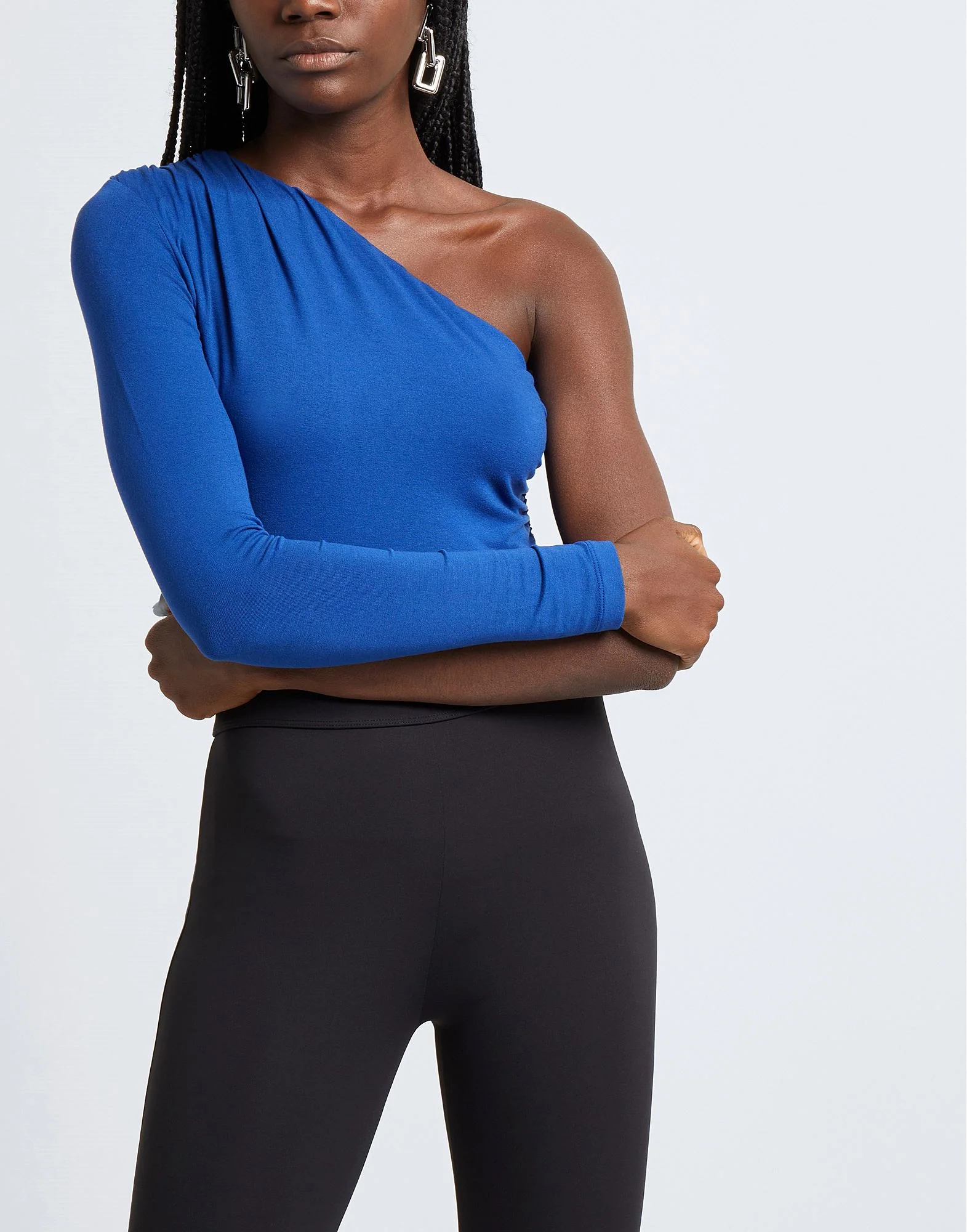 8byYOOX BLUZA PE UN UMAR FEMEI [3]