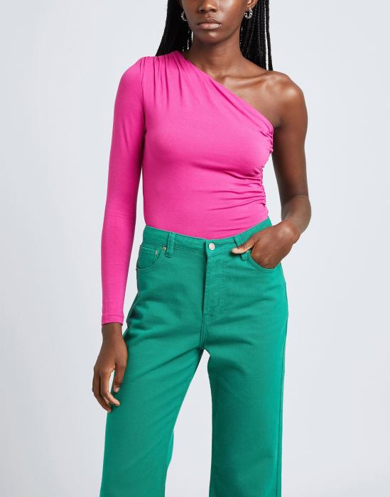 8byYOOX BLUZA PE UN UMAR FEMEI [3]