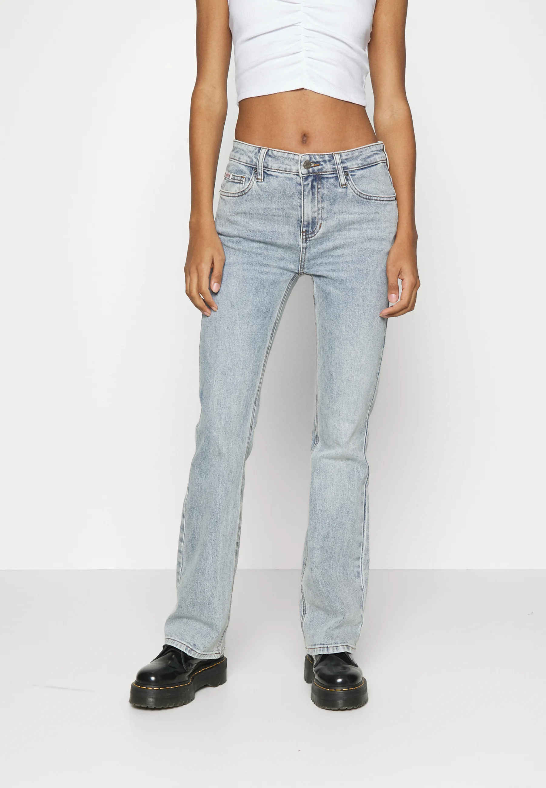 Blugi Femei Bootcut [2]