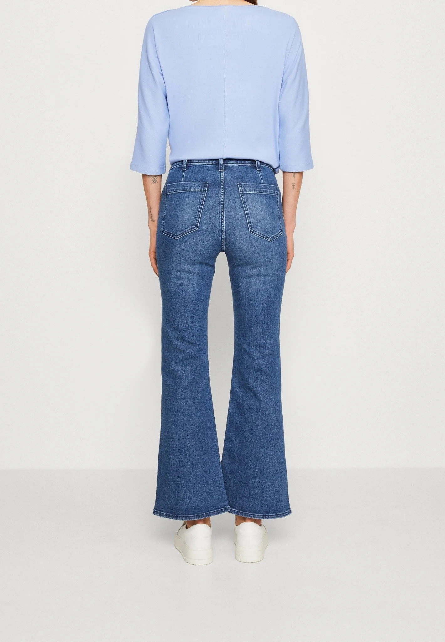 Blugi Femei Flare High Rise [3]