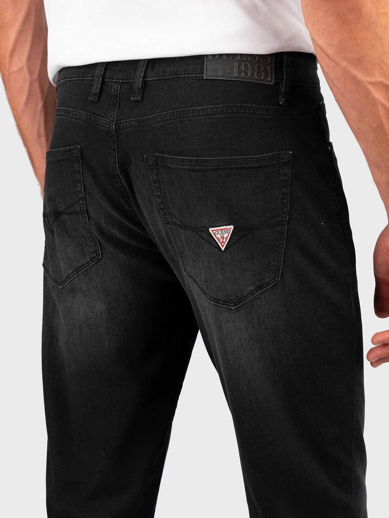 GUESS JEANS ANGELS BARBATI [2]