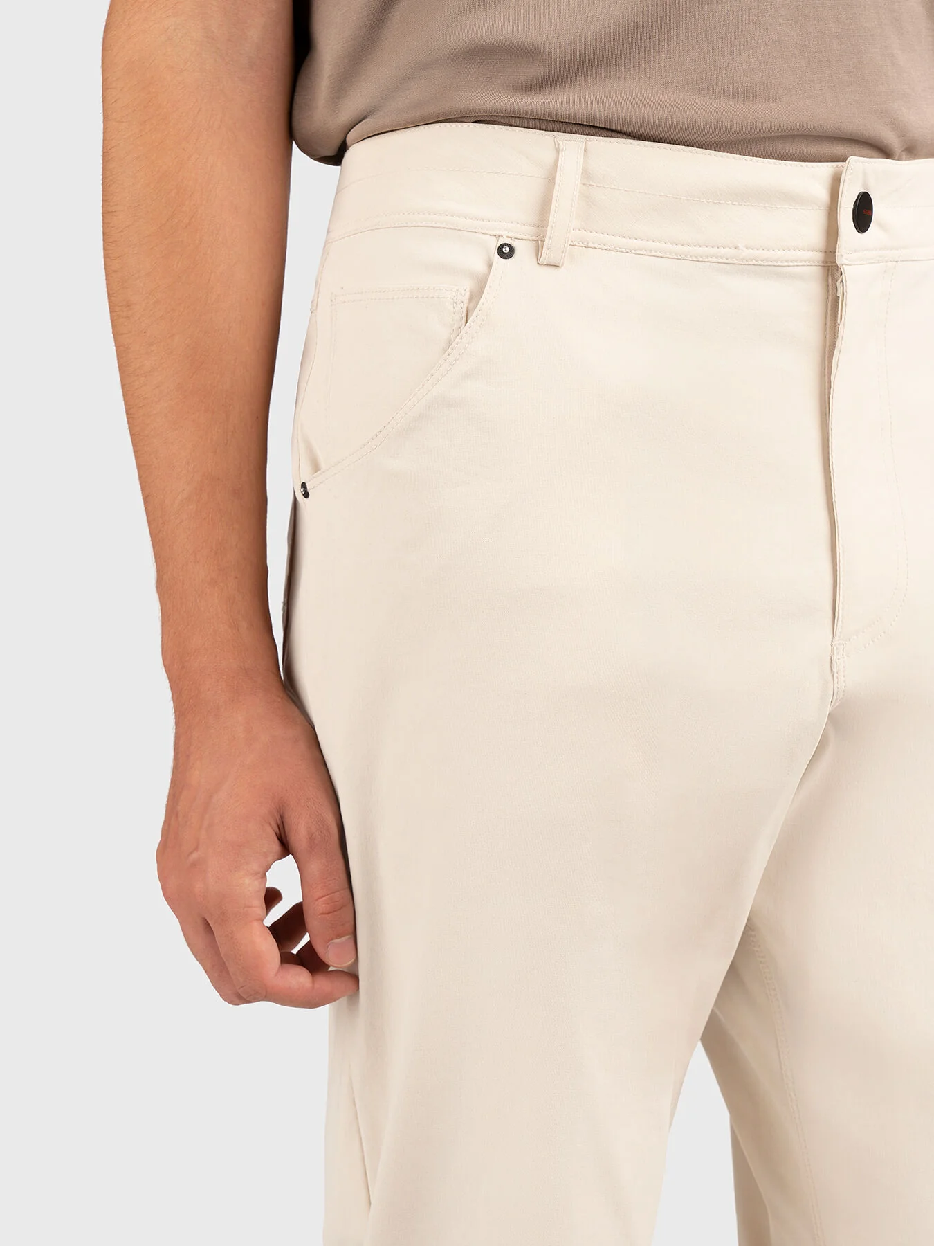 GUESS PANTALON BARBATI [2]