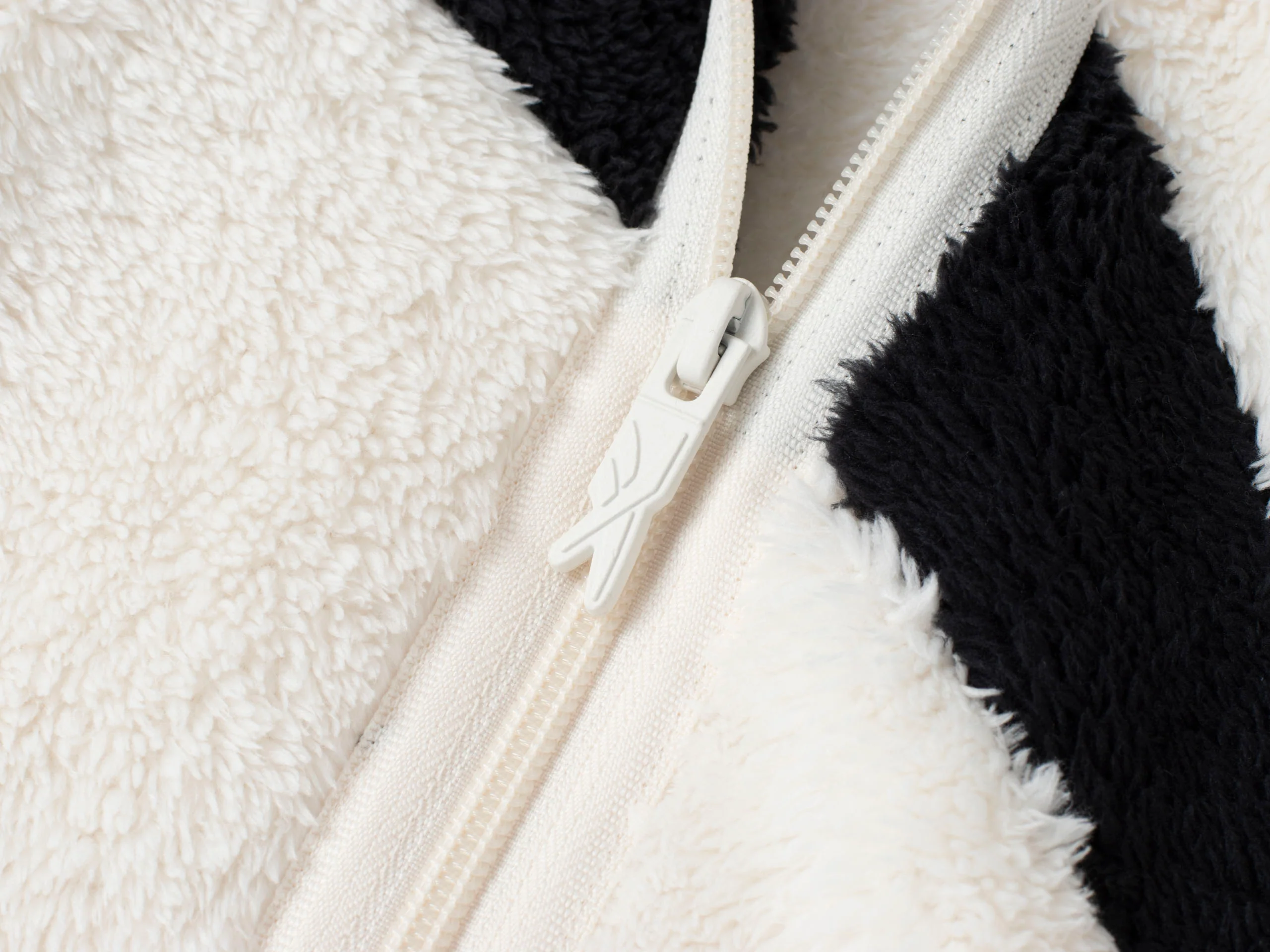 REEBOK GEACA TEDDY BARBATI [2]