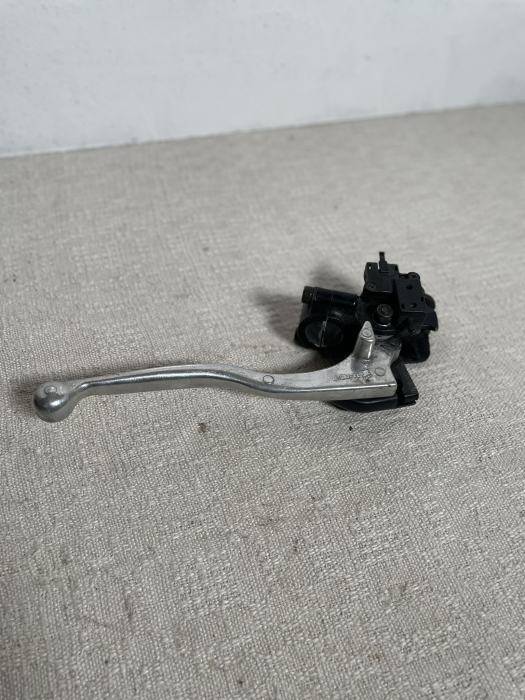 Suport maneta ambreiaj Kawasaki ER6 [2]