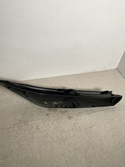 Carena laterala dreapta codita ER6 [2]
