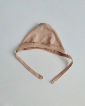 Hainute pentru copii - Caciulita cu șiret Pampy Bej