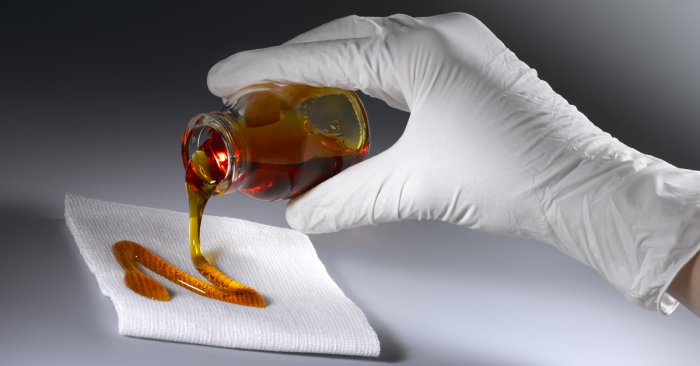 vindecarea plăgilor în mediul umed sub control local bacteriostatic a Hyiodine nu aderă la plagă [5]