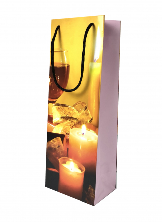 Punga de cadou din hartie pentru sticla cu model cu lumanari de Craciun
