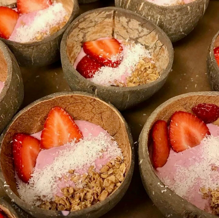 Kókuszdió héjából készült, kerek tálka / 200 ml / kb. Ø 80/130 × h60/90 mm / 10 db   [6]