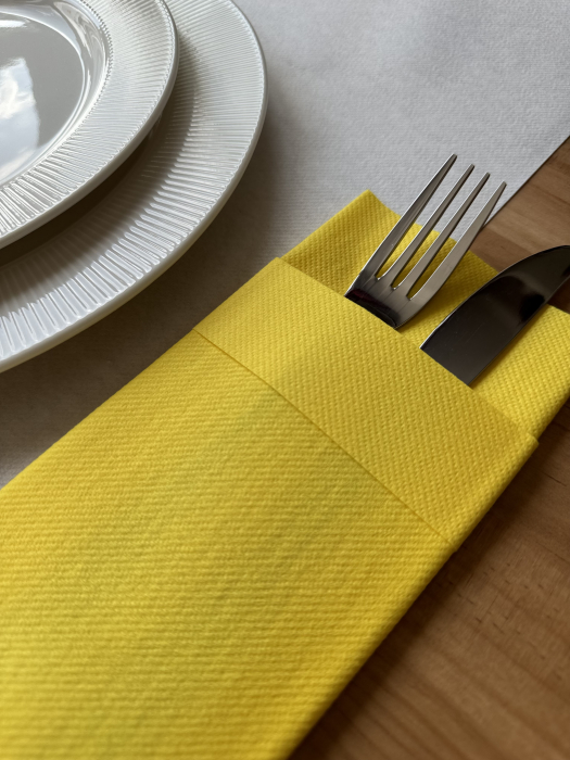 Evőeszköztartó zsebszalvéta Linclass mandzsettával – Sárga / 40 × 40 cm / 50 db [3]