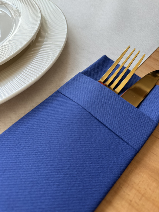 Evőeszköztartó zsebszalvéta Linclass mandzsettával – Királyfehér / 40 × 40 cm / 50 db [2]