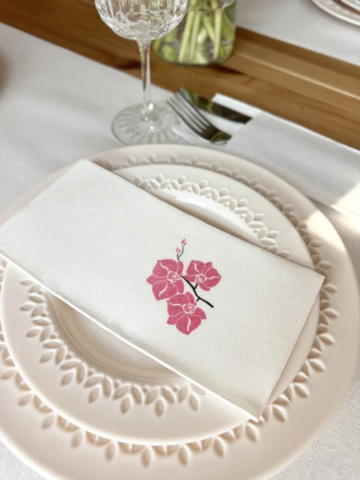 BAX Ünnepi Softpoint szalvéta – Shija (orchidea rózsaszín minta) / 40 × 40 cm / hajtogatás 1/8, 600 db [4]