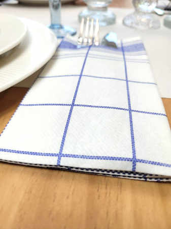 Zsebes evőeszköztartó szalvéta, Linclass – Nadeem (fehér kockás) / 40 × 40 cm / 75 db [5]