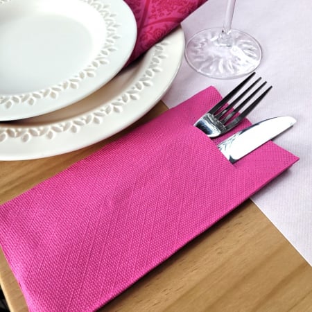 DELUXE, 4 rétegű - Zsebes evőeszköz-tartó szalvéta Tissue Deluxe – Rózsaszín sötét / 40 × 40 cm / 100 db