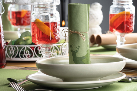 Unnepi Linclass asztali szalvetak Szilveszterre/Ujevre - Natural X-Mas oliv / olivazold / 40 × 40 cm / 50 db [1]